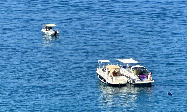 Rent a Boat: What You Need to Know Before Hitting the Water